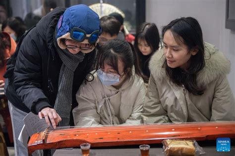 Night school for young people attracts youngsters in Wuhan, C 